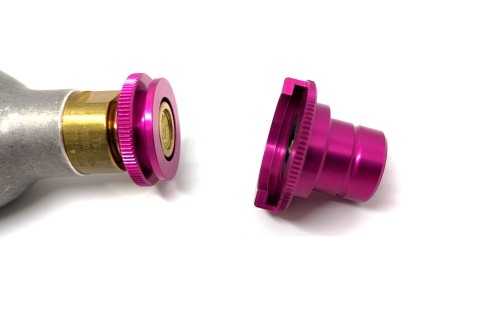 Bild av SodaStream blå skruv-in till rosa snabbkopplingsadapter