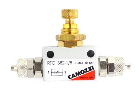 Foto av Camozzi Precision Flow Controller med 4 / 6mm kompressionsdetaljer