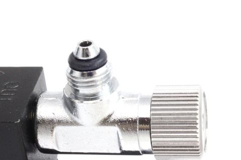 Foto av liten o-ring fäst vid nålventilen